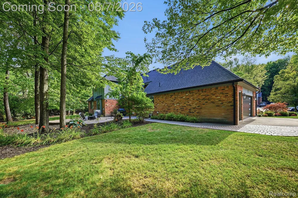 53134 Alyssa Court Shelby Charter Township, MI 48315