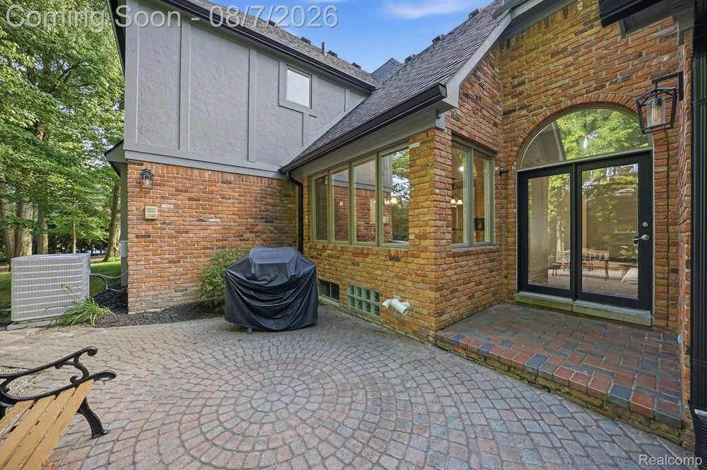 53134 Alyssa Court Shelby Charter Township, MI 48315