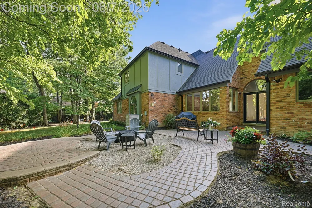 53134 Alyssa Court Shelby Charter Township, MI 48315