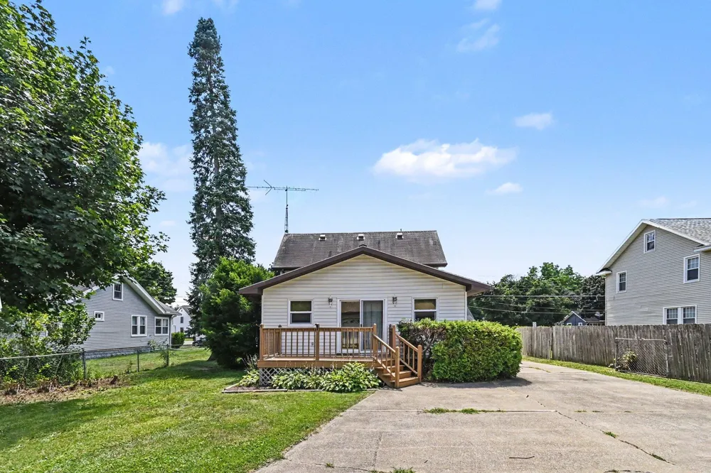 514 Saint Clair Avenue Jackson City, MI 49202