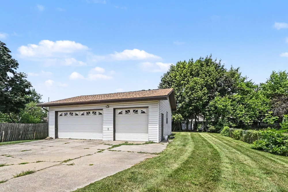 514 Saint Clair Avenue Jackson City, MI 49202