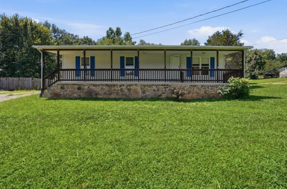 280 Middle Dr Sparta, TN 38583