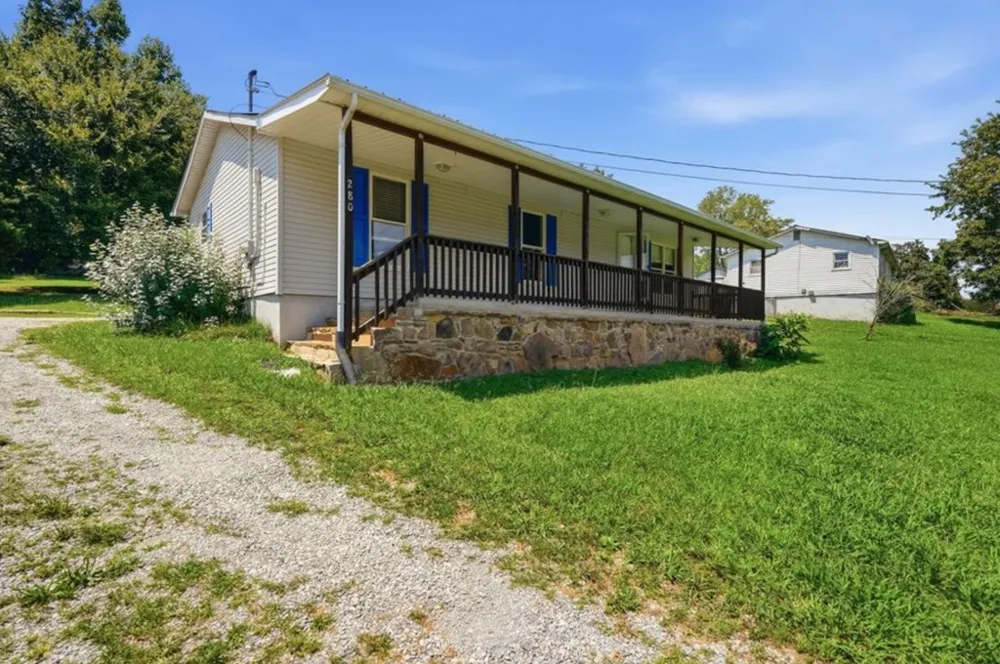 280 Middle Dr Sparta, TN 38583