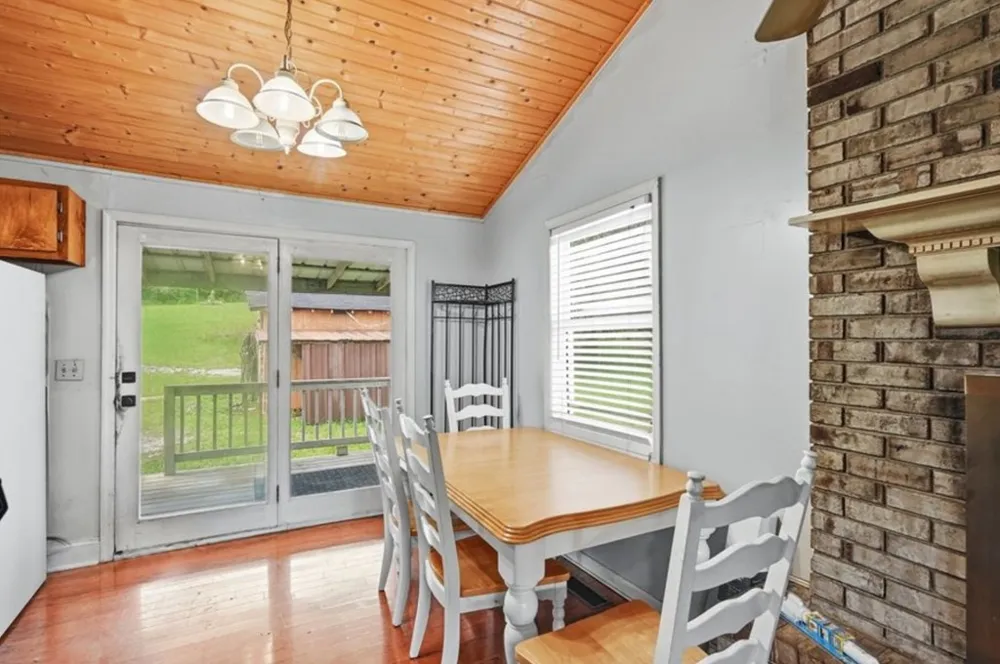 280 Middle Dr Sparta, TN 38583