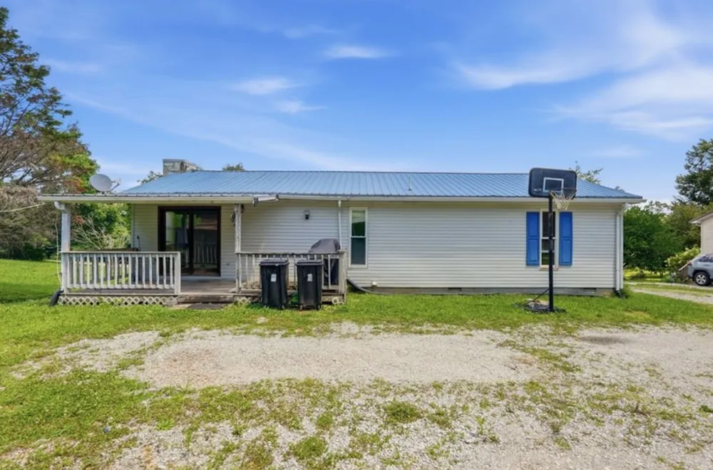280 Middle Dr Sparta, TN 38583