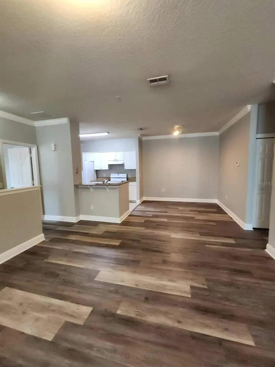 142 SOUTHERN PECAN CIRCLE #204 Winter Garden, FL 34787