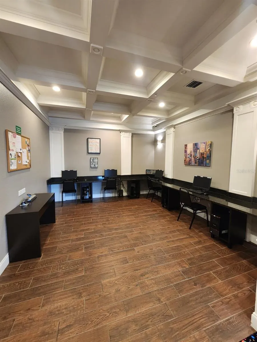 142 SOUTHERN PECAN CIRCLE #204 Winter Garden, FL 34787
