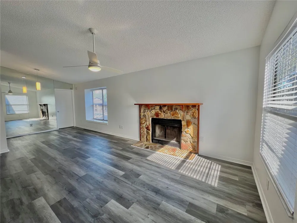 4025 ANGEL OAK COURT #203 Tampa, FL 33613