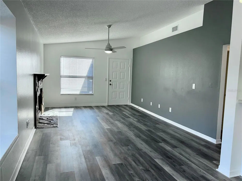4025 ANGEL OAK COURT #203 Tampa, FL 33613