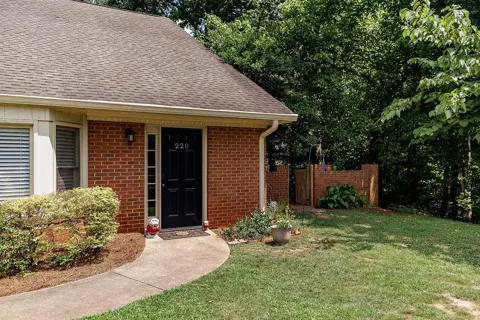 220 Eaglewood Court