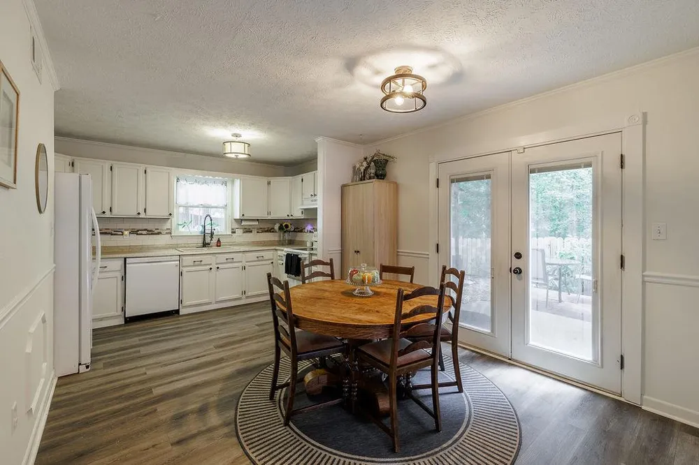 220 Eaglewood Court Athens, GA 30606