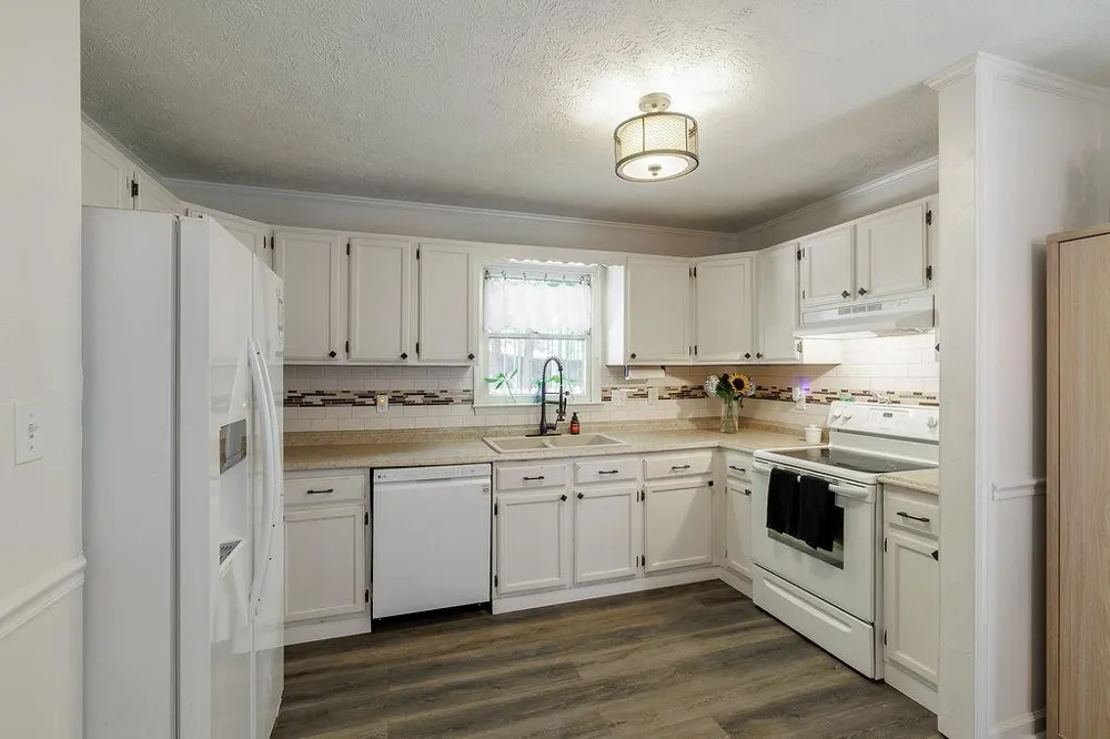220 Eaglewood Court Athens, GA 30606