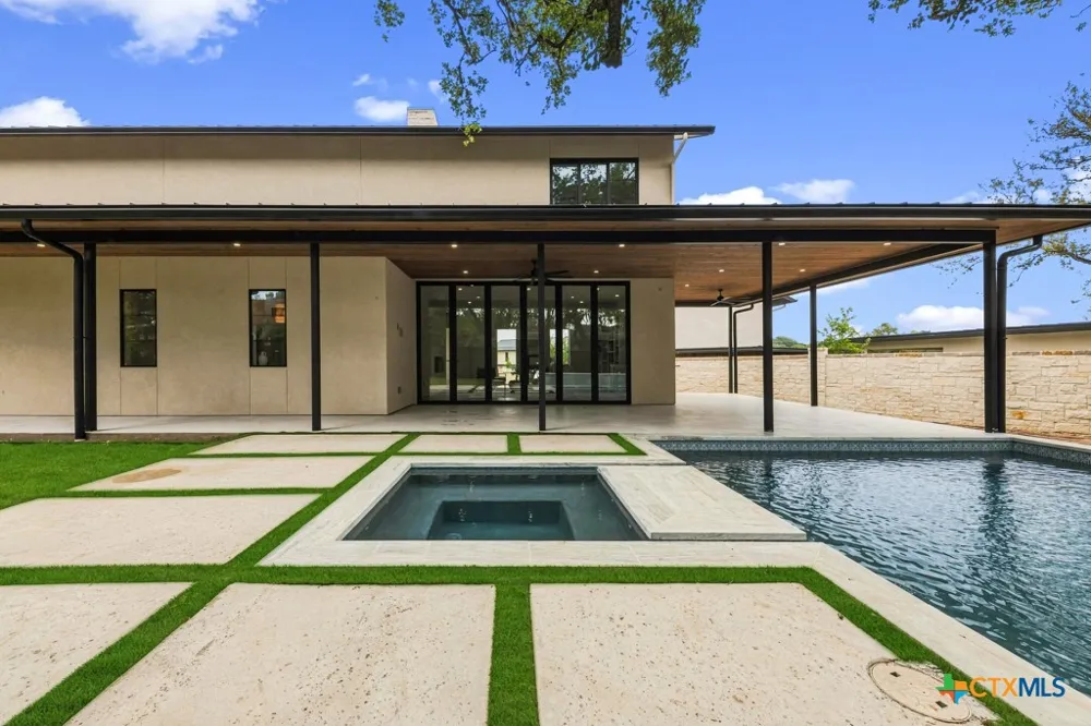 103 Lakeview Boulevard New Braunfels, TX 78130