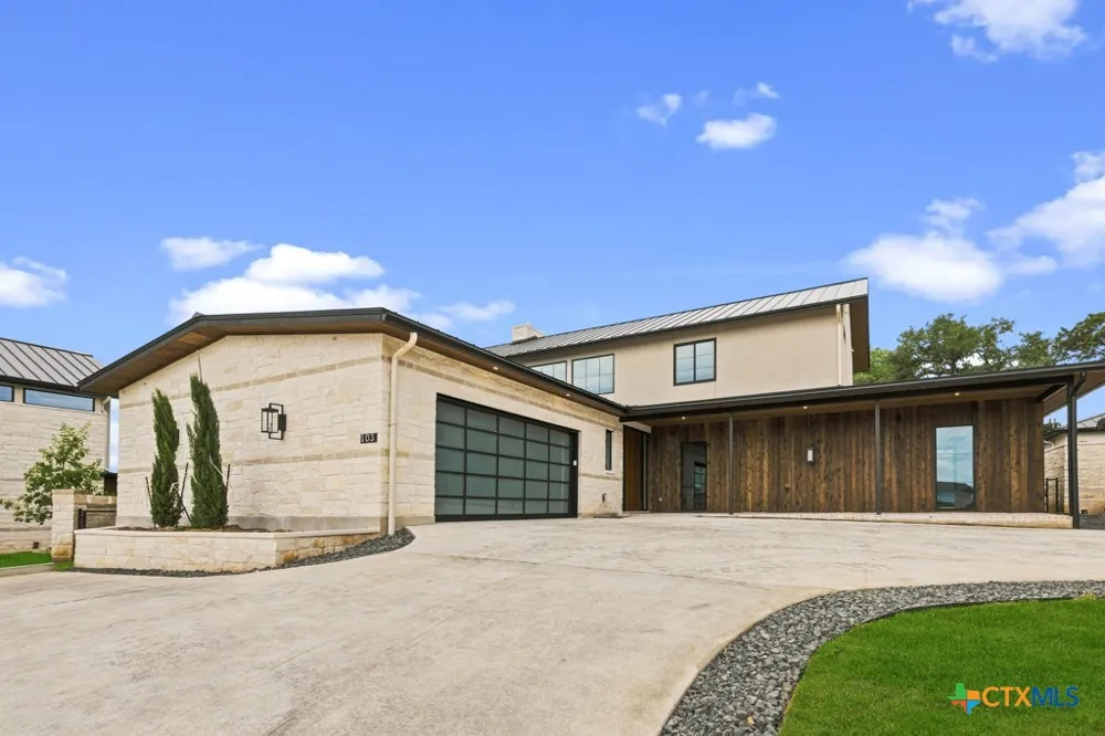 103 Lakeview Boulevard New Braunfels, TX 78130