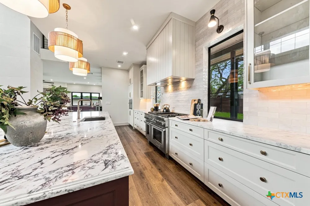 103 Lakeview Boulevard New Braunfels, TX 78130