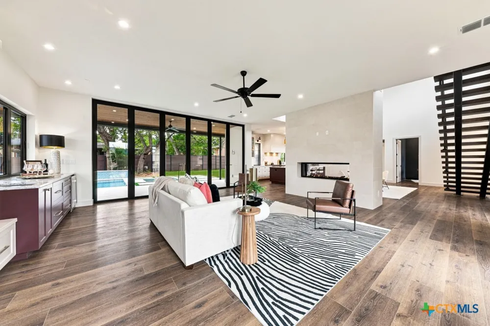 103 Lakeview Boulevard New Braunfels, TX 78130