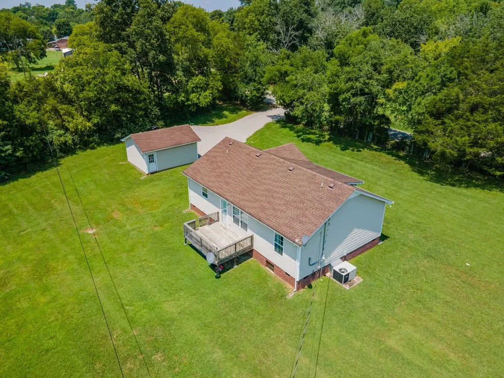 2784 Joe Reeves Rd Lewisburg, TN 37091