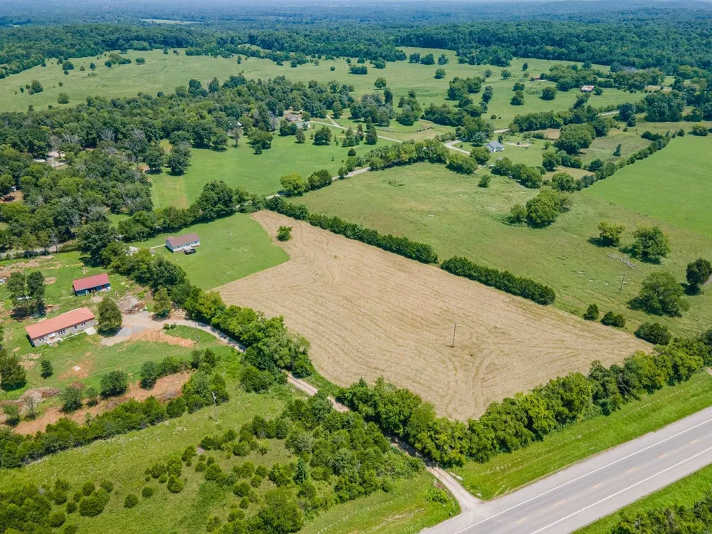 2784 Joe Reeves Rd Lewisburg, TN 37091