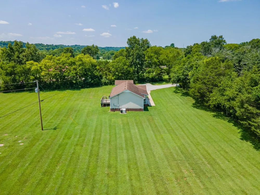 2784 Joe Reeves Rd Lewisburg, TN 37091