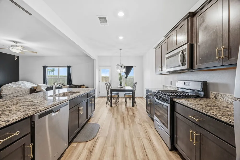 821 Clark Drive Ferris, TX 75125