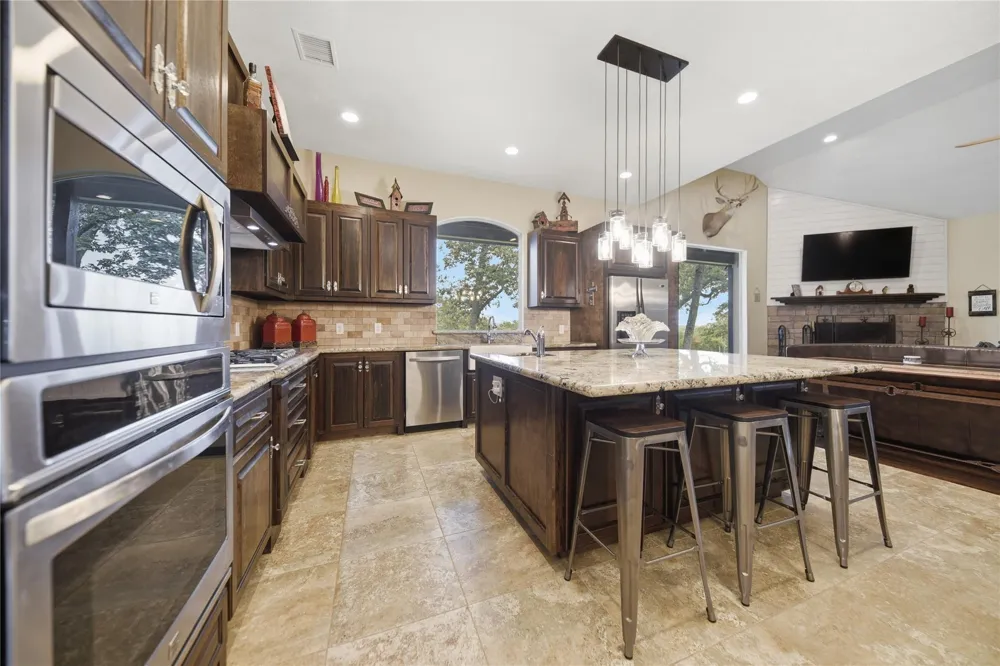 8595 Jared Road Bellville, TX 77418