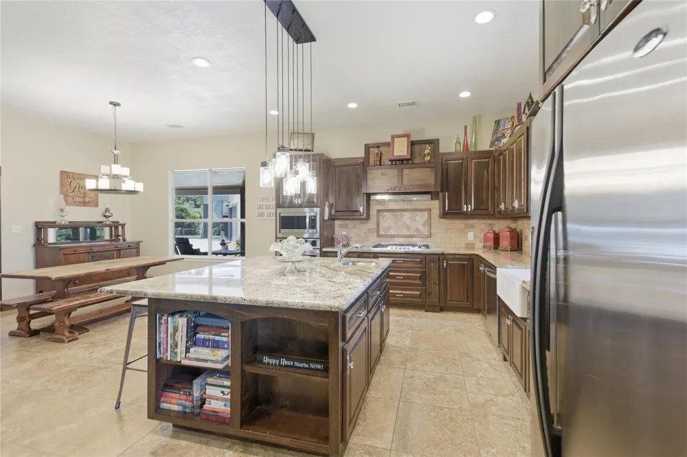 8595 Jared Road Bellville, TX 77418