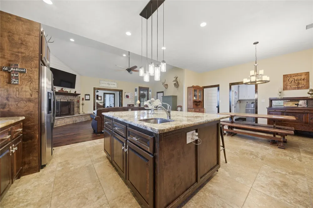 8595 Jared Road Bellville, TX 77418