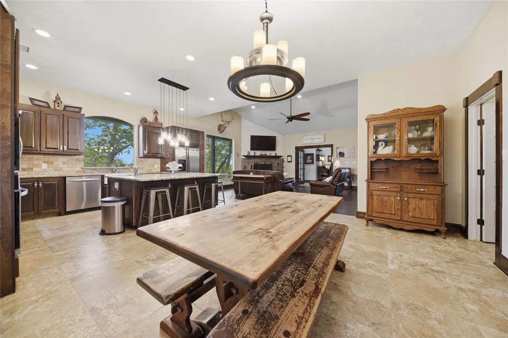 8595 Jared Road Bellville, TX 77418