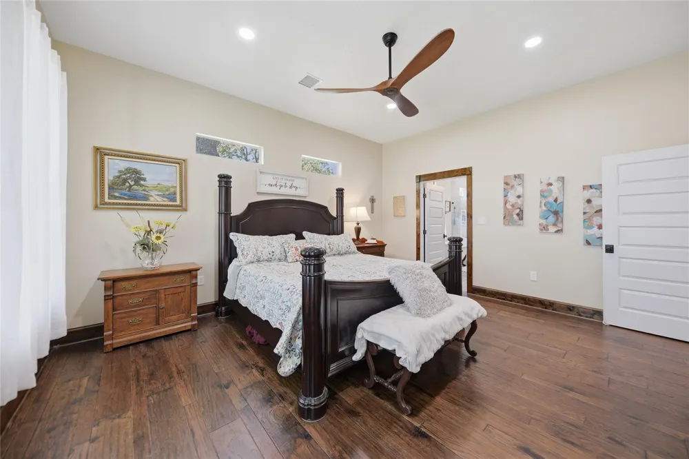 8595 Jared Road Bellville, TX 77418