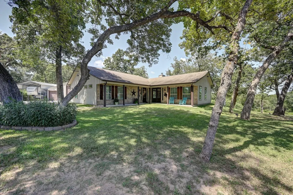 8595 Jared Road Bellville, TX 77418