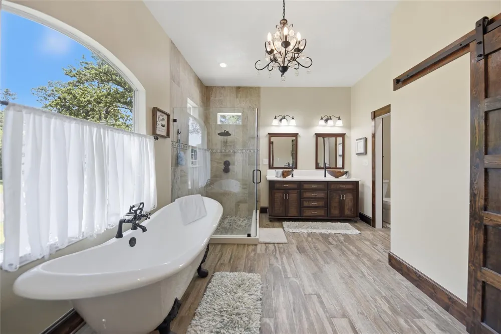 8595 Jared Road Bellville, TX 77418