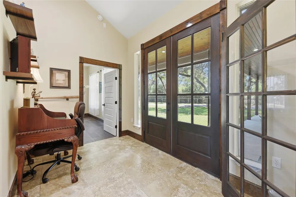 8595 Jared Road Bellville, TX 77418