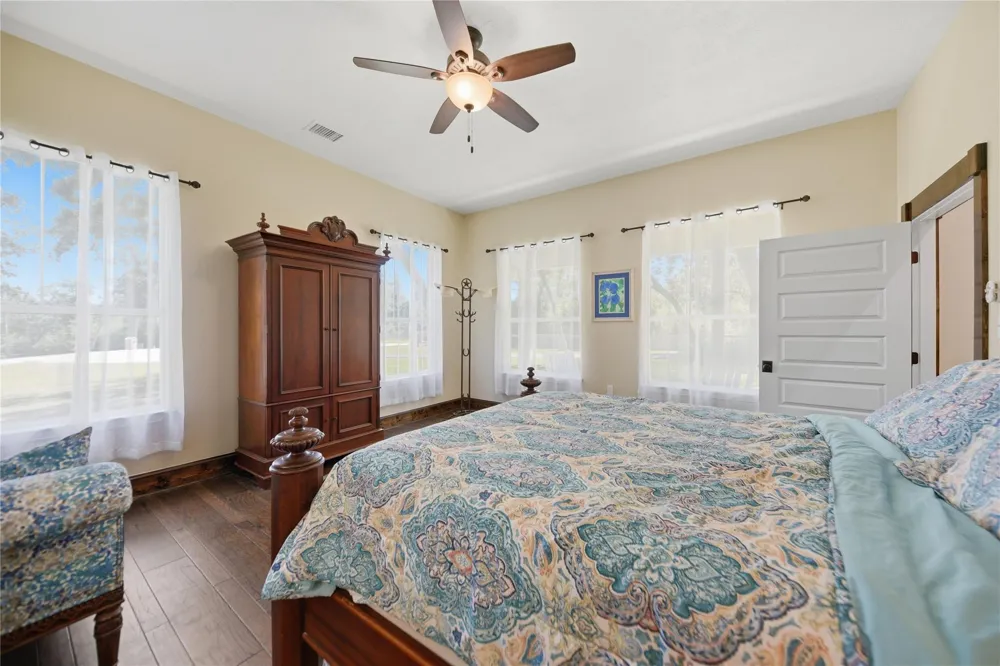 8595 Jared Road Bellville, TX 77418