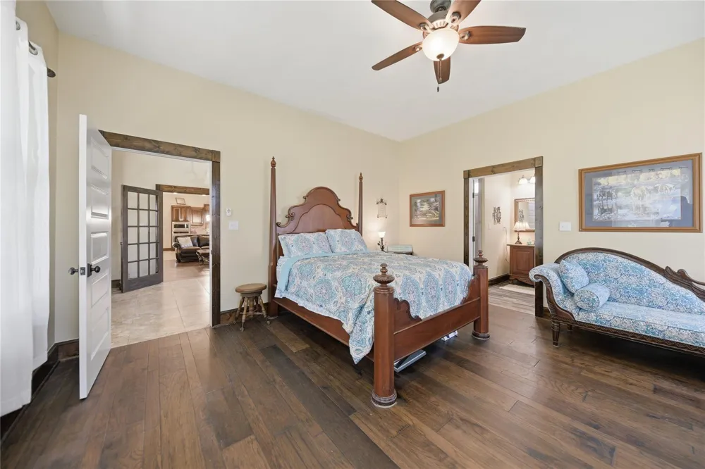 8595 Jared Road Bellville, TX 77418
