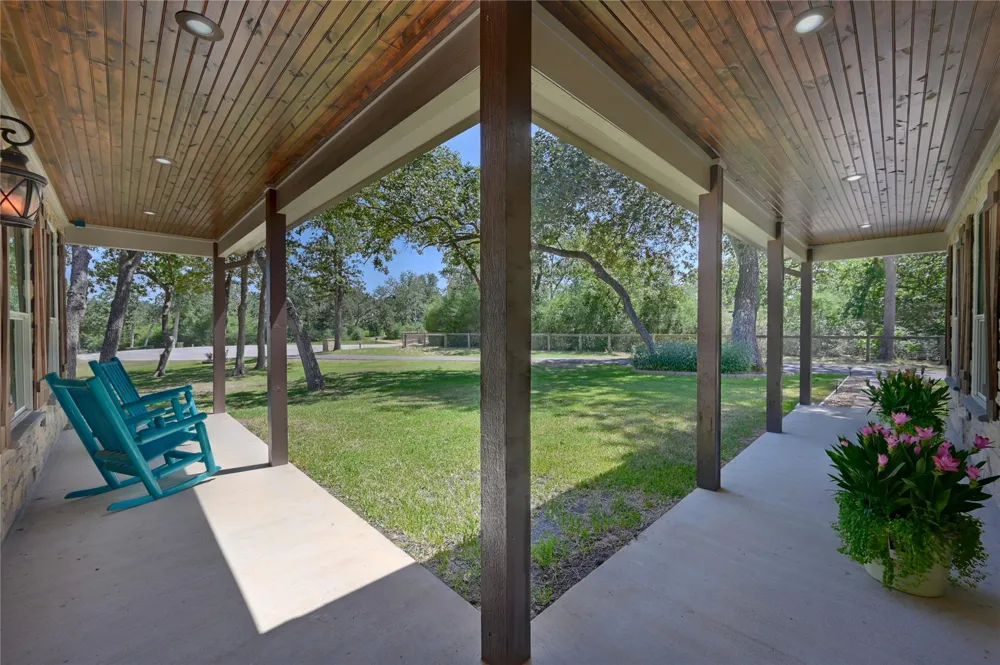 8595 Jared Road Bellville, TX 77418