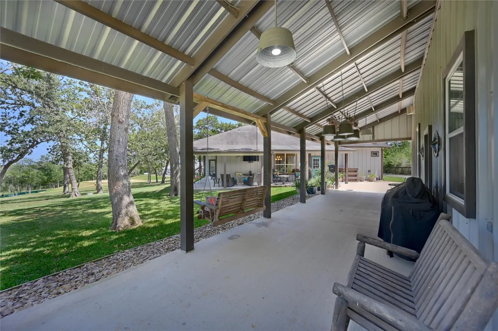 8595 Jared Road Bellville, TX 77418