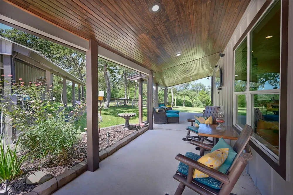 8595 Jared Road Bellville, TX 77418