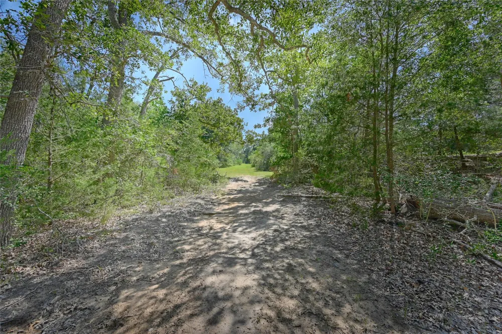 8595 Jared Road Bellville, TX 77418