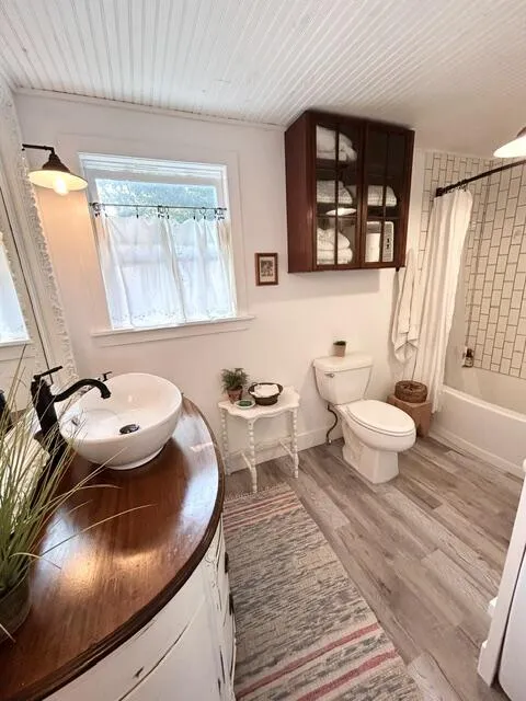 227 Hughes Street Manistee, MI 49660