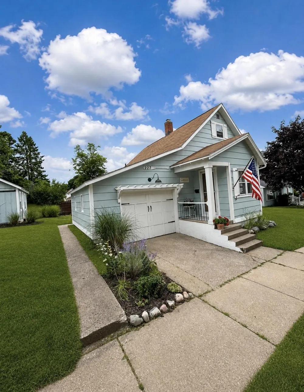 227 Hughes Street Manistee, MI 49660