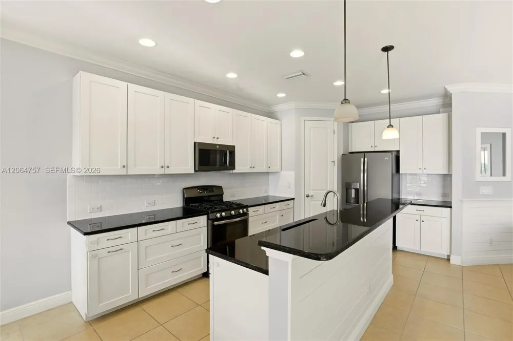 8554 Big Mangrove Dr Fort Myers, FL 33908