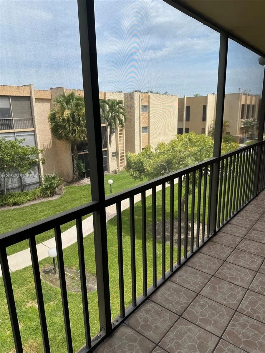 8415 SW 107th Ave #303W Miami, FL 33173