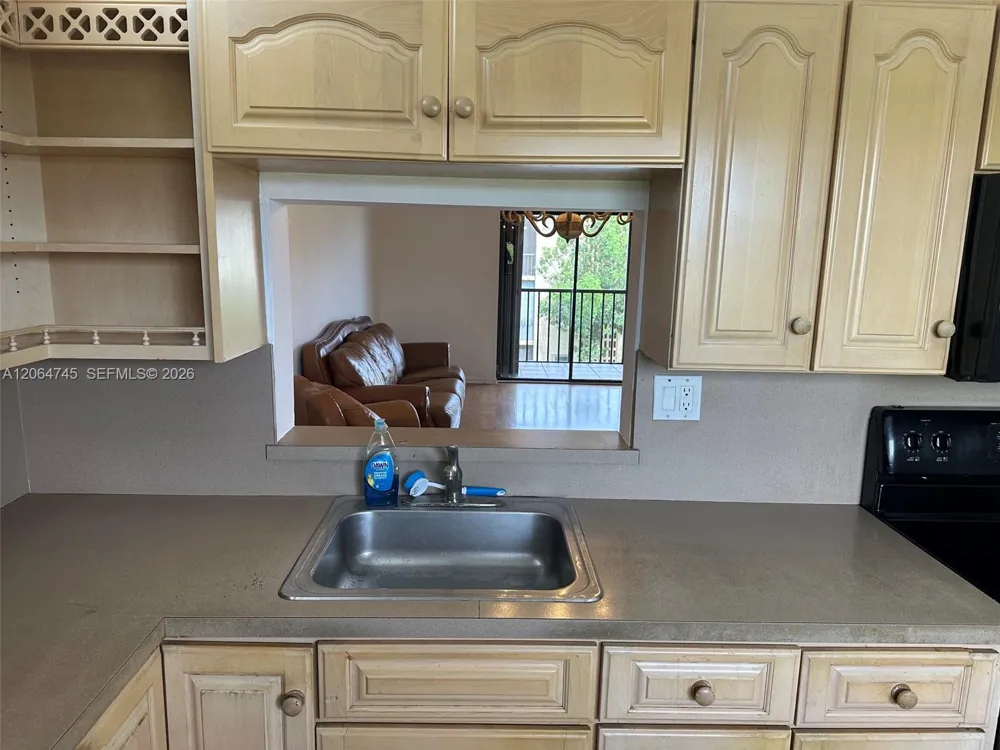 8415 SW 107th Ave #303W Miami, FL 33173