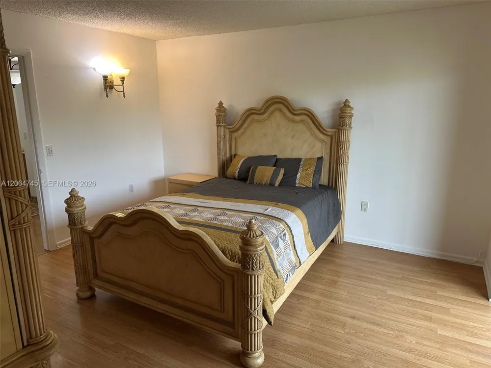 8415 SW 107th Ave #303W Miami, FL 33173