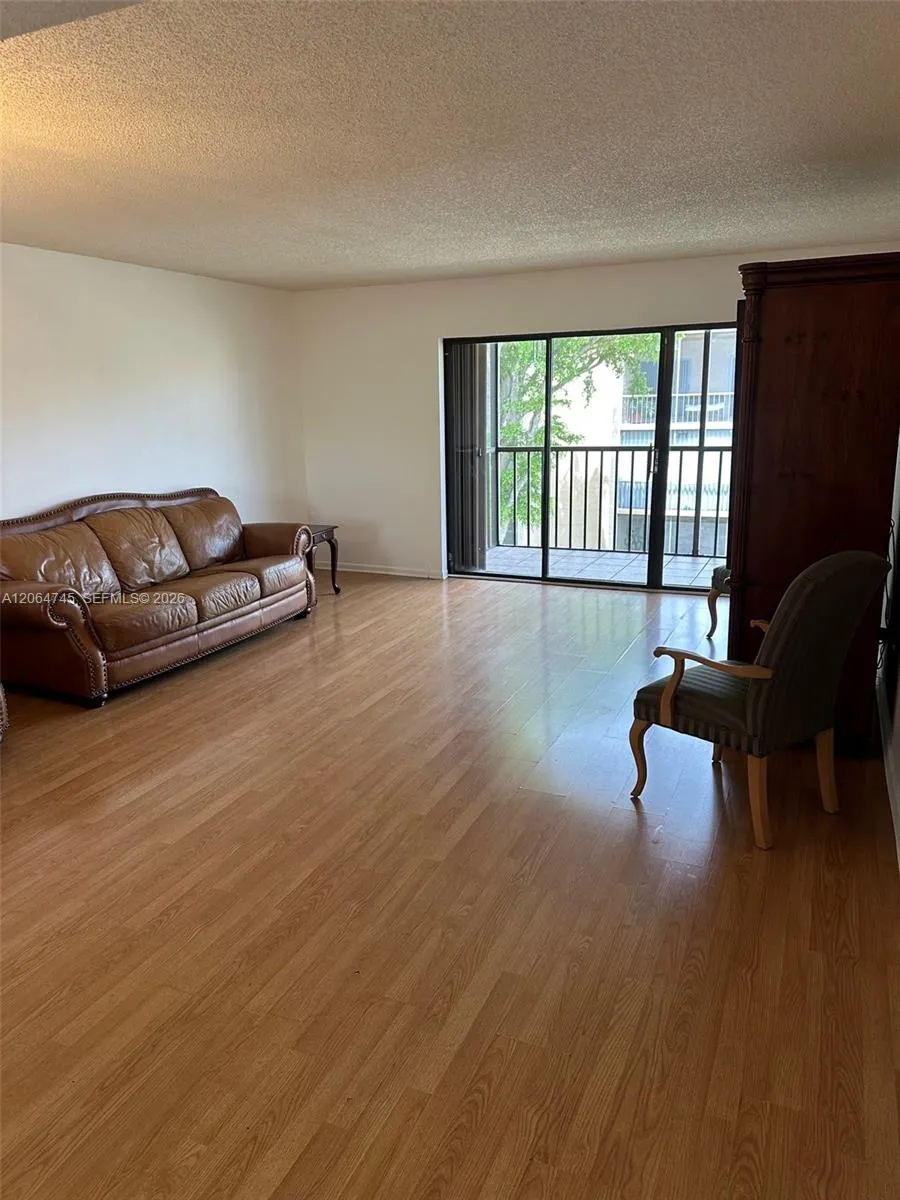 8415 SW 107th Ave #303W Miami, FL 33173