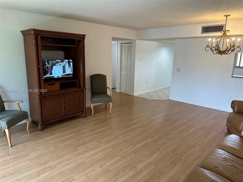 8415 SW 107th Ave #303W Miami, FL 33173
