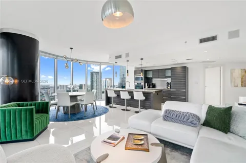 200 Biscayne Boulevard Way #3802