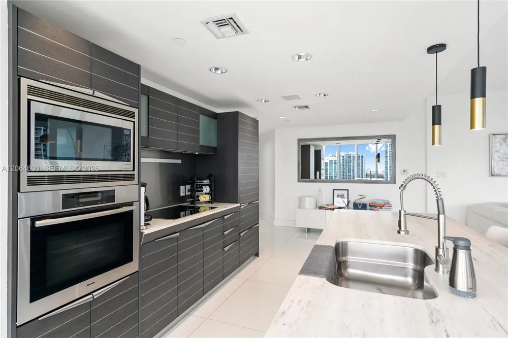 200 Biscayne Boulevard Way #3802 Miami, FL 33131