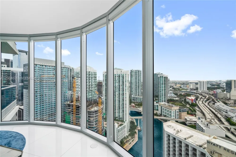 200 Biscayne Boulevard Way #3802 Miami, FL 33131