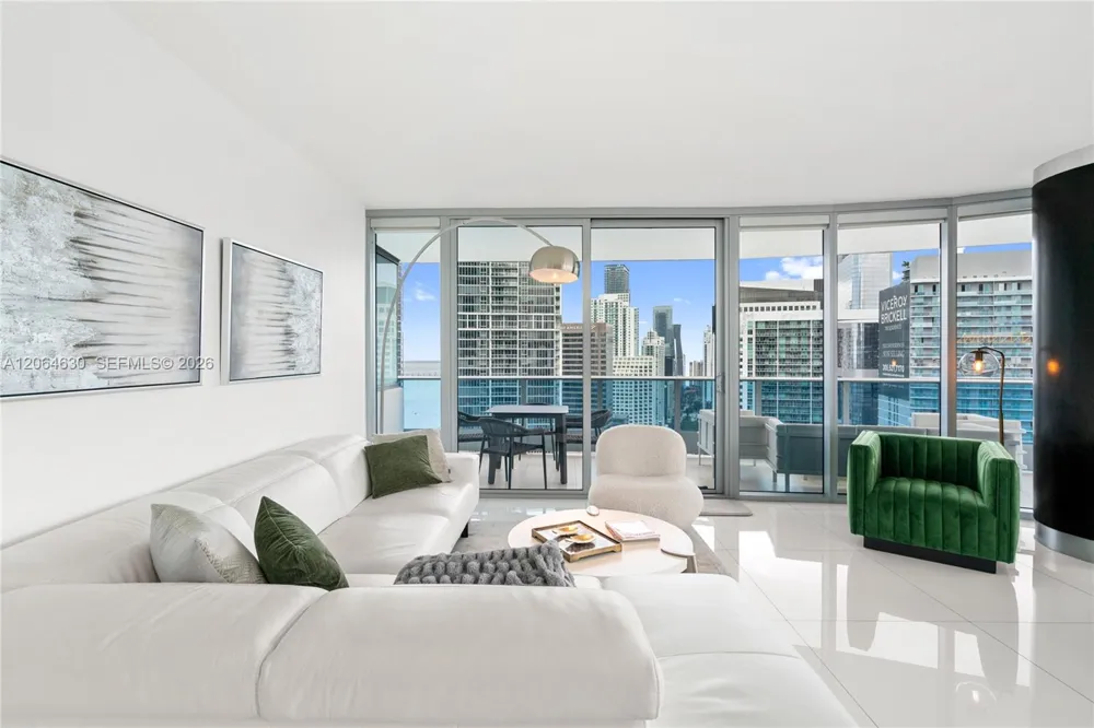 200 Biscayne Boulevard Way #3802 Miami, FL 33131
